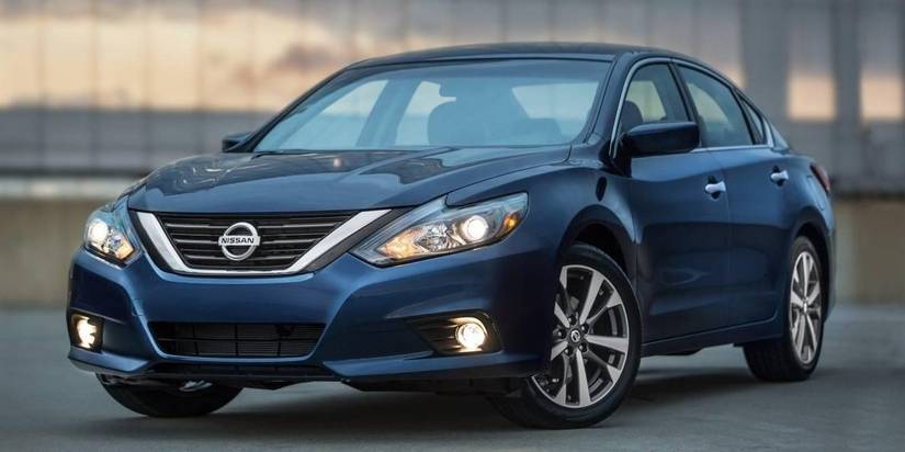 10 Of The Fastest Sedans In The World (And 10 That Eat Their Dust)