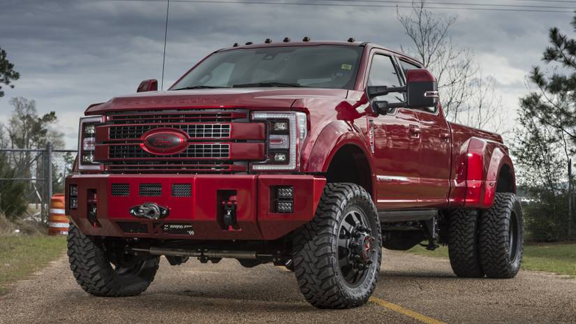 17 Lifted Trucks Taller Than Godzilla (10 That Are Pretty Cool)