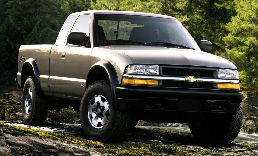 10 Ford And Chevy Pickups That'll Last You 500,000 Miles