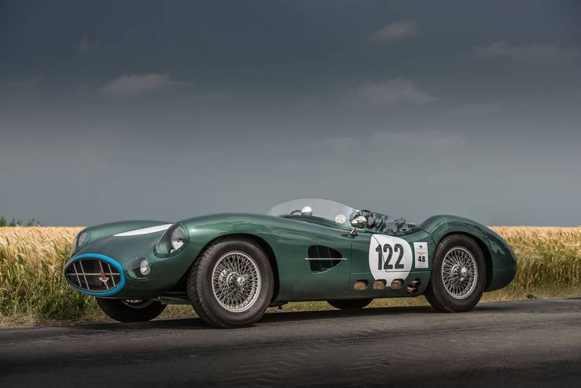 10 Perfect Car Replicas (And 7 That Aren't Even Close)