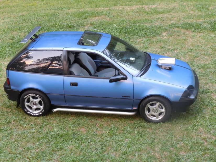 14 Modded Cars From The 90s That Make Absolutely No Sense