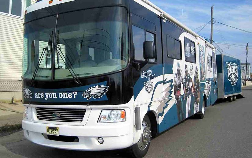 20 NFL Fans Who Went Too Far With Their Car Wraps
