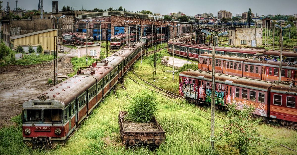 20 Incredible Abandoned Train Stations Around The World Hotcars | Free ...