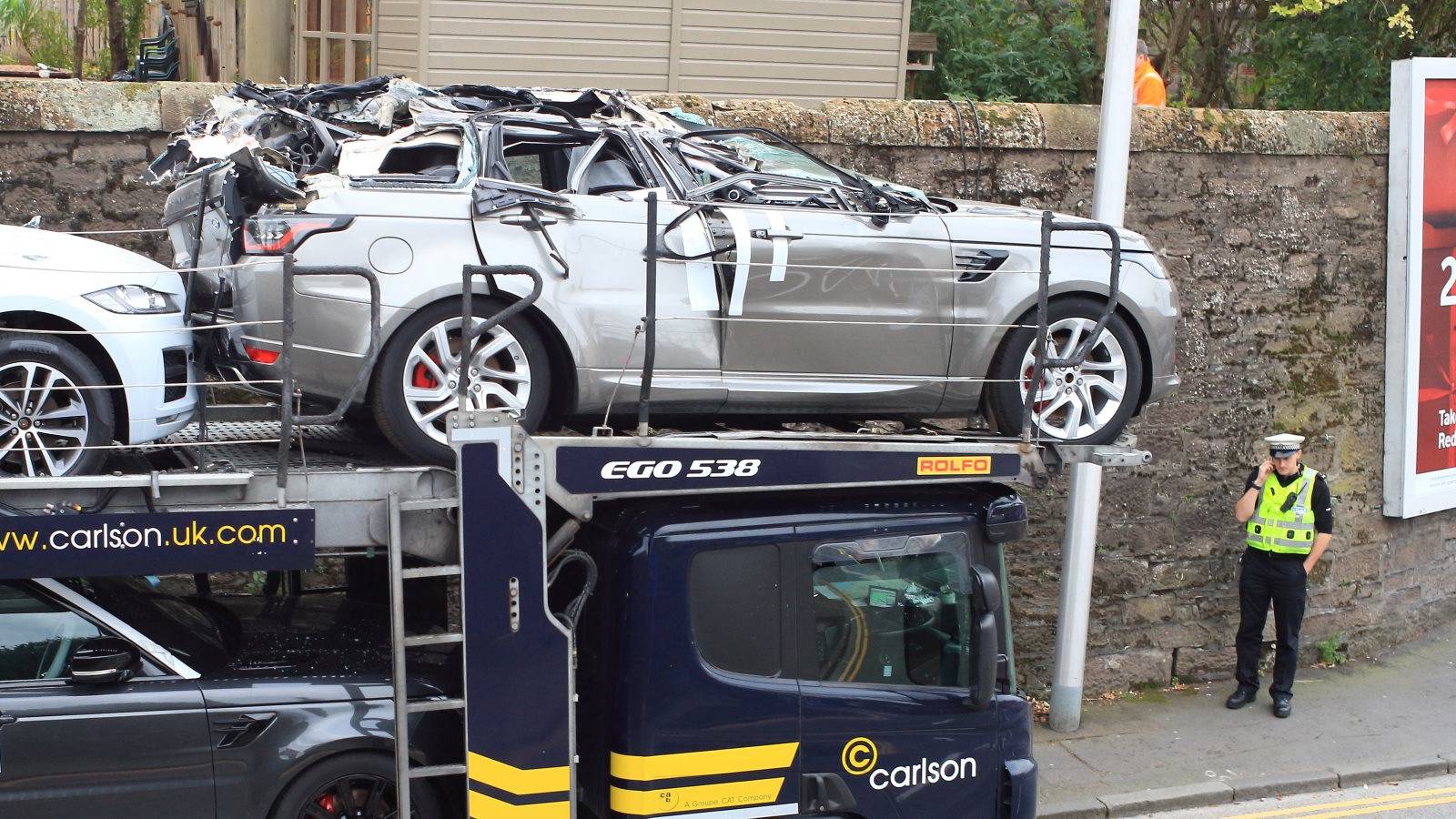 Truck Driver Destroys Multiple Jaguars & Land Rovers By Going Through ...