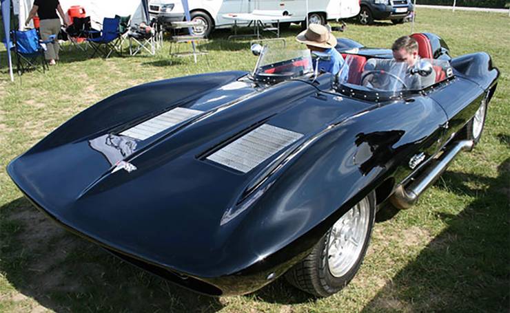 20 Pictures Of Custom Corvettes That Look Better Than Any