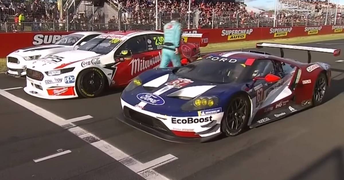 Ford Pits GT, Mustang GT4 And FGX Falcon Against Each Other In Race, image size:1600x900