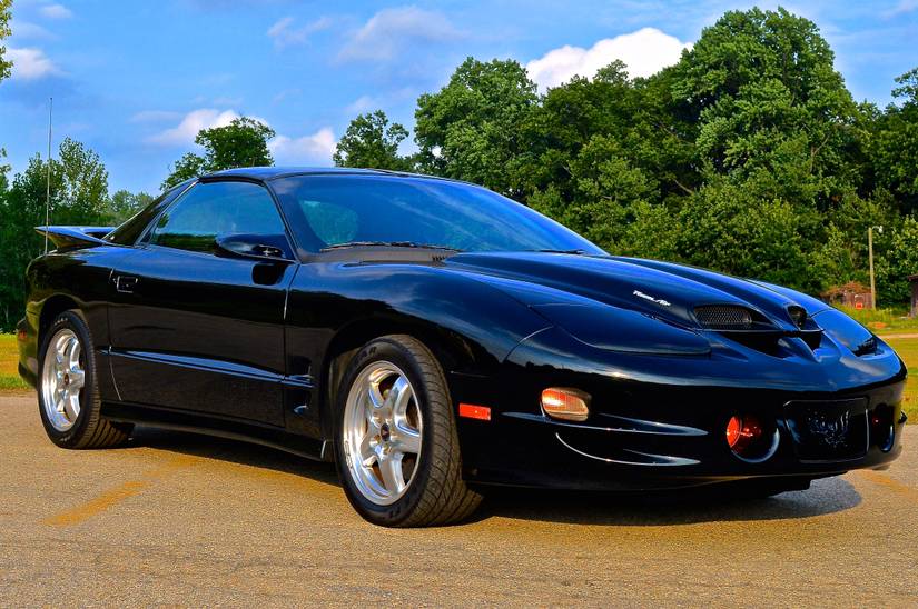 25 Lightning Fast Cars That Are 