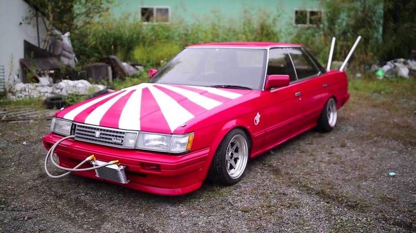 25 Pictures Of Stunning JDM Cars (Above And Below The Hood)