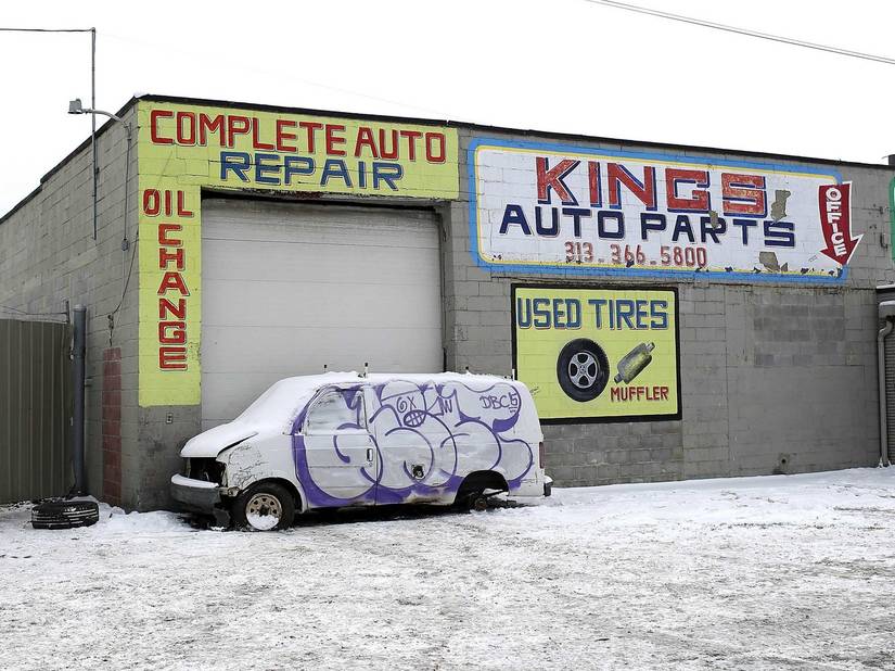 20 Photos Of Cars And Dealerships In Detroit That Were Left Behind