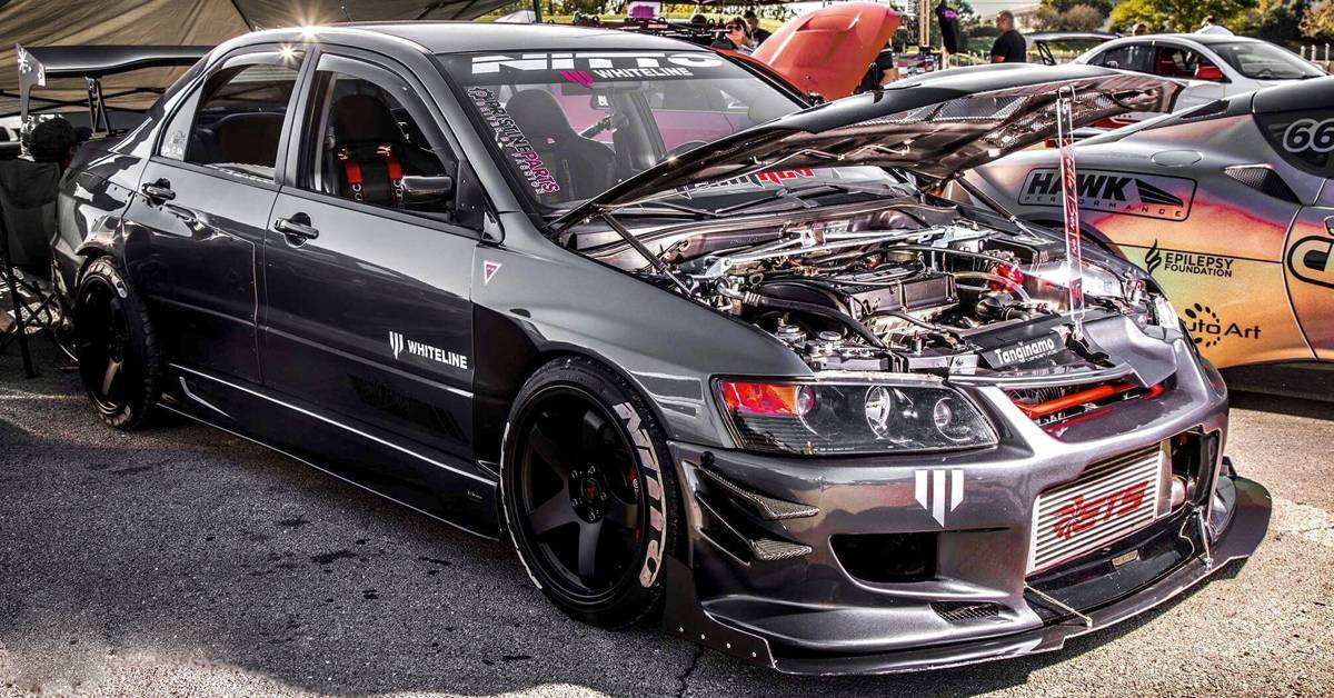 25 Pictures Of Stunning JDM Cars (Above And Below The Hood)