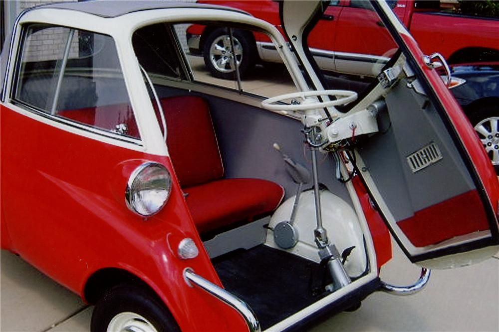 Автомобиль BMW Isetta