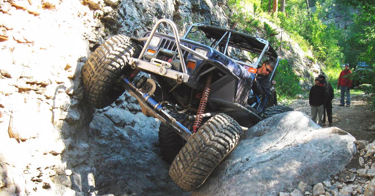 Jeep Taking Fall Ride 10 Chrysler Jeeps That Fell Way Short (10 That Are Pretty Amazing)