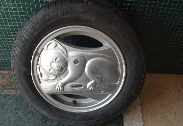 25 Pics Of Rims That Don't Belong On A Car (Or The Planet)