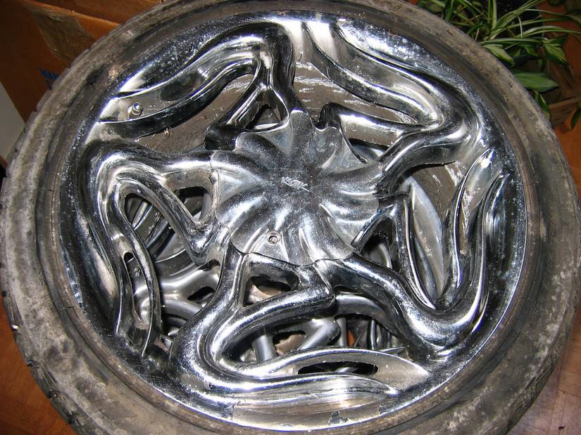 25 Pics Of Rims That Don't Belong On A Car (Or The Planet)