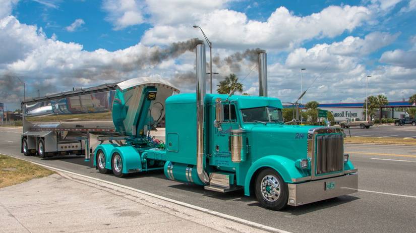 10 Of The Sickest Big Rigs We've Ever Seen (10 We Want To Unsee)