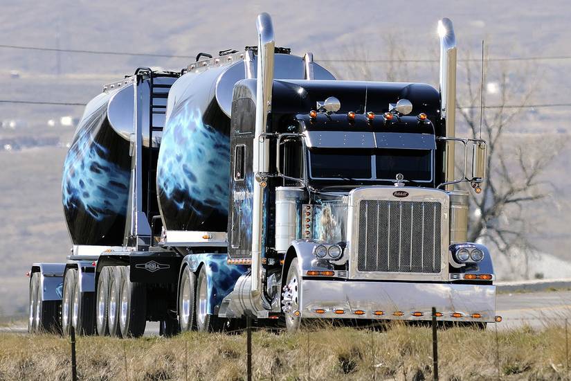10 Of The Sickest Big Rigs We've Ever Seen (10 We Want To Unsee)