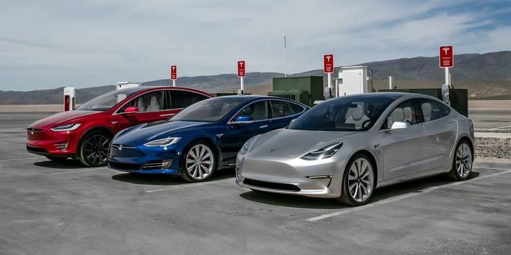 20 Glaring Problems With Teslas Everyone Just Ignores Hotcars