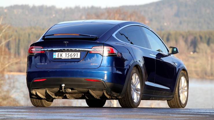 20 Glaring Problems Tesla Doesnt Want To Tell Us About Its Suv