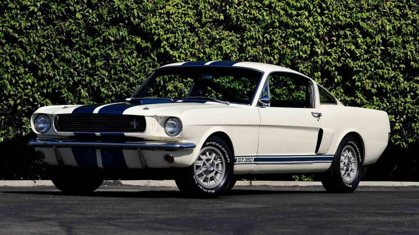 15 Stunning Photos Of Muscle Cars Every American Wants To Drive