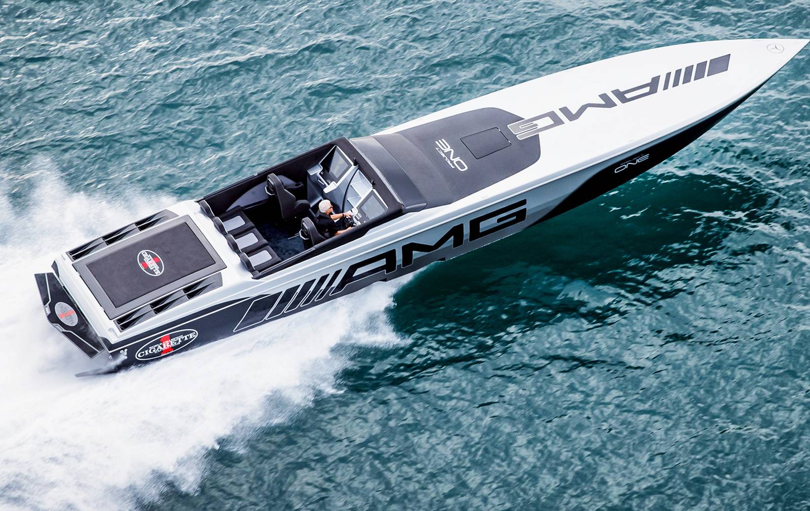 cigarette boat cost new 3,100 HP Mercury Engined Cigarette 515 Offshore Racing Boat