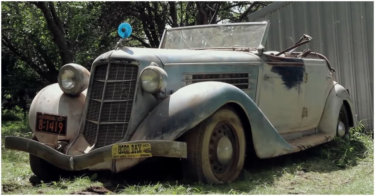 15 Vintage Cars The American Pickers Cast Discovered In Really Bad Shape