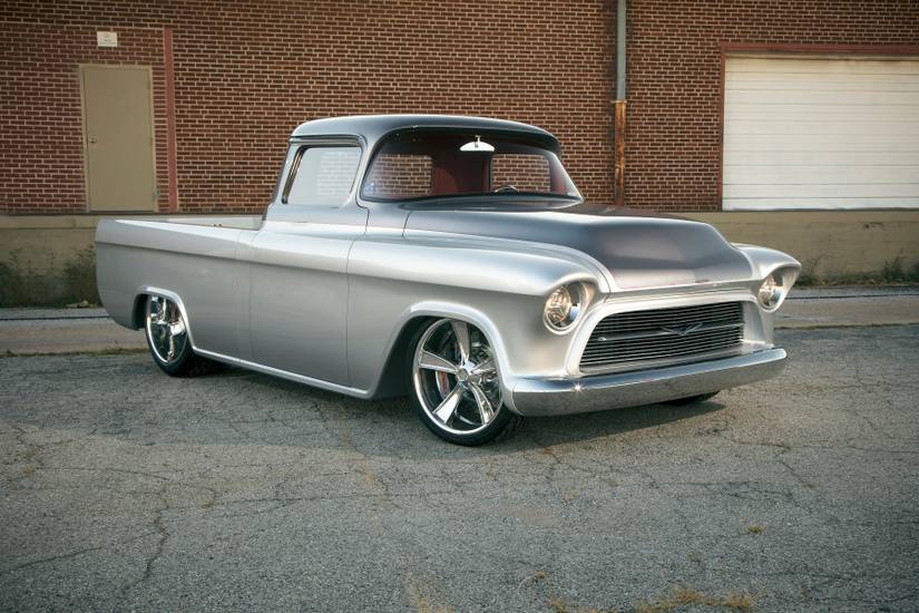 15 Sick Photos Of People's Modified Old Cars
