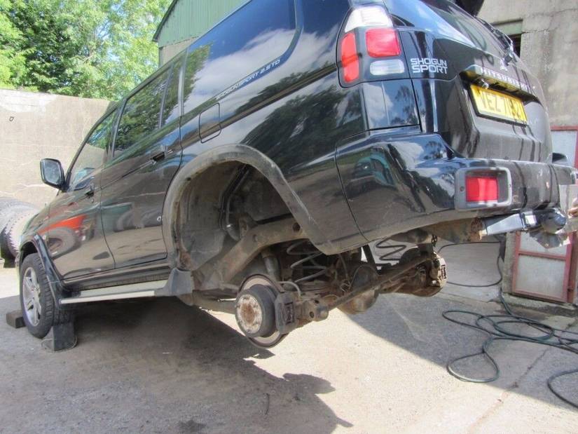 15 SUVs Of The '00s That Are Notorious Rust Buckets