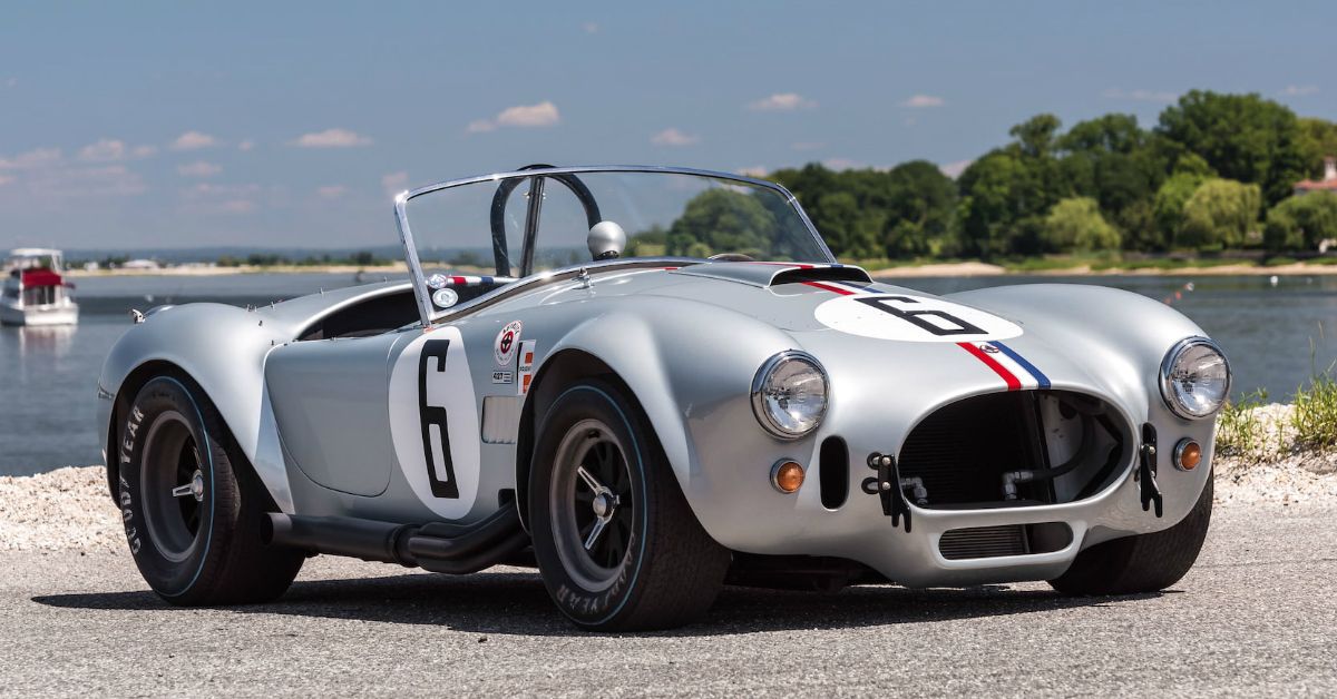 15 Reasons They Need To Bring Back The 1966 Shelby Cobra 427 ASAP