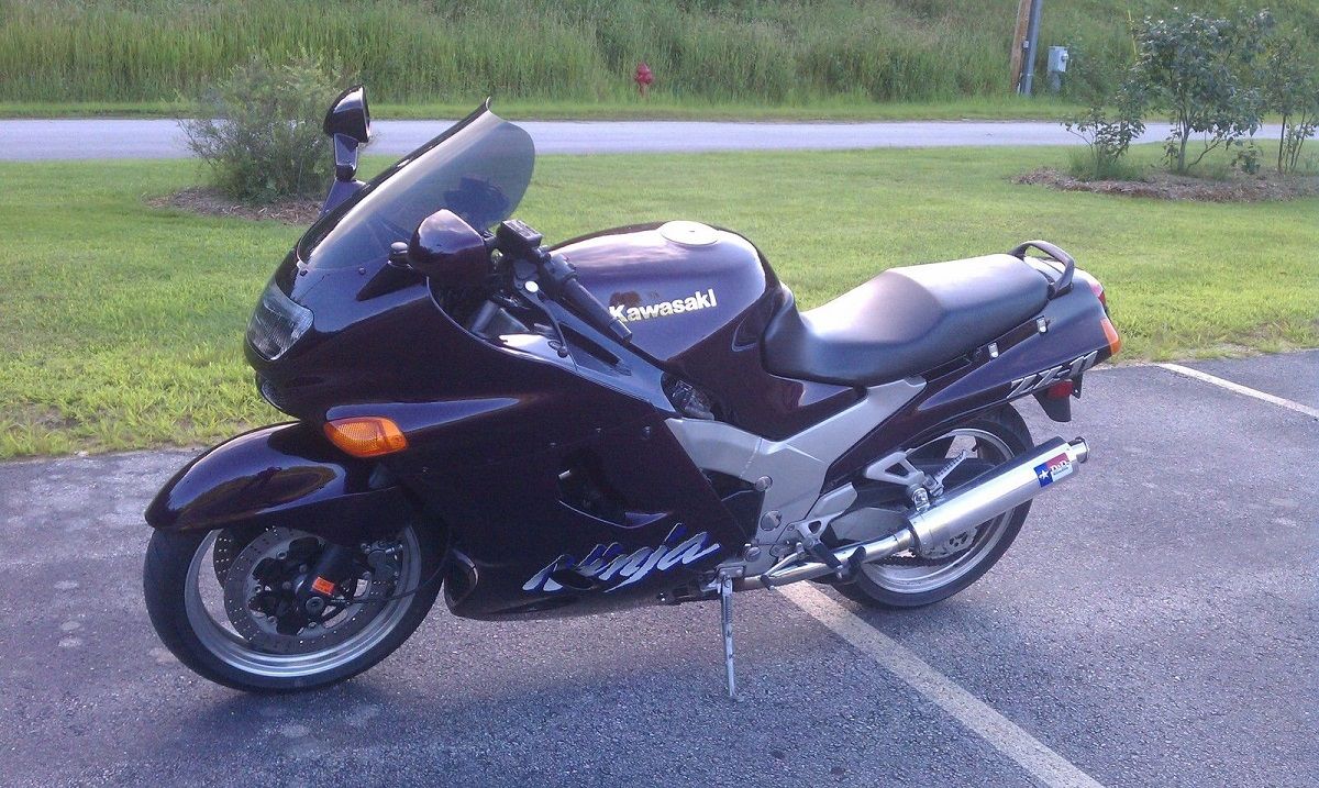 15 Reasons Why The Kawasaki Ninja ZX-11/ZZ-R1100 Is A Legend