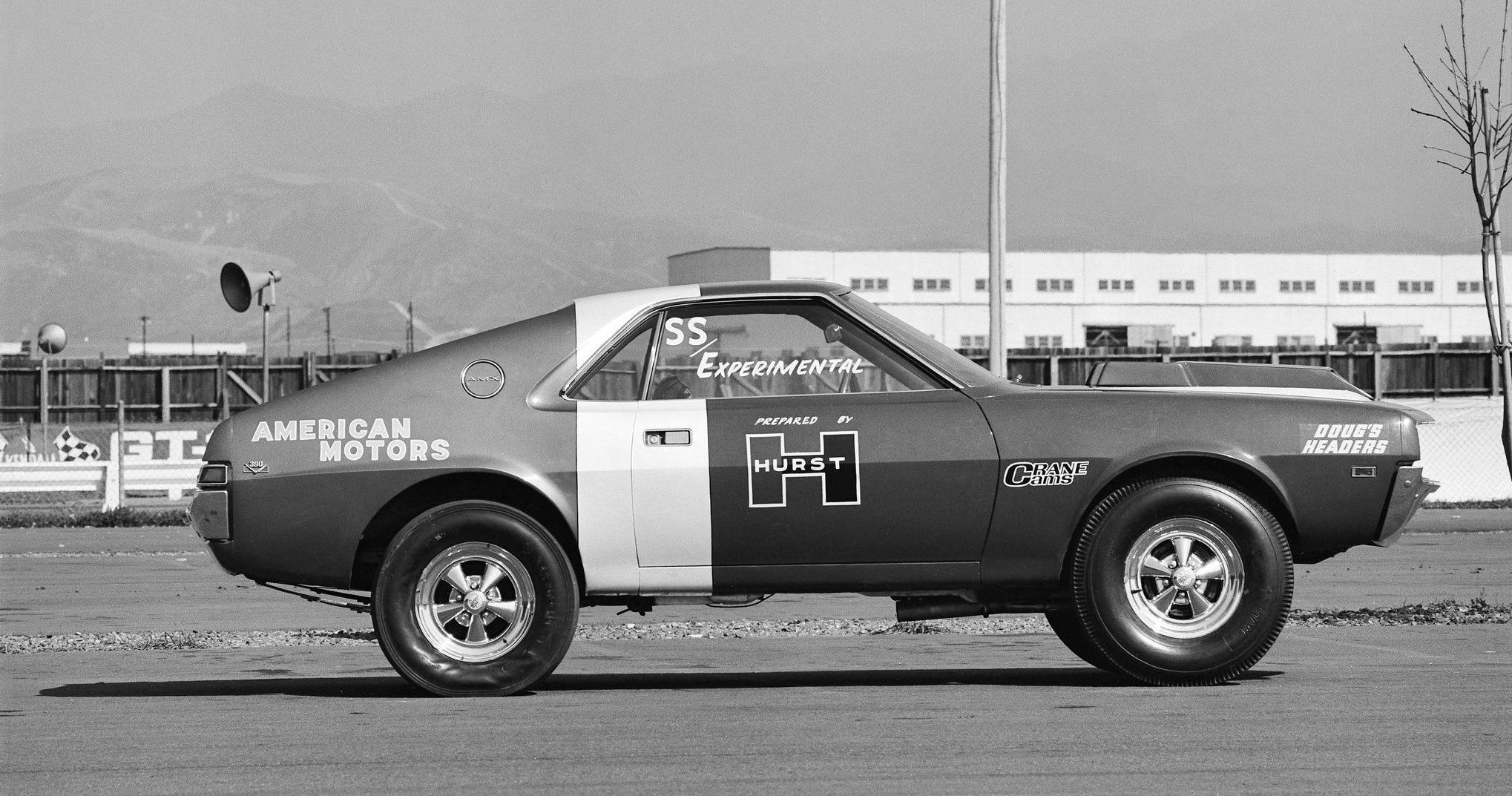 Why The 1969 AMC Hurst Lightweight AMX Was A Legendary Muscle Car