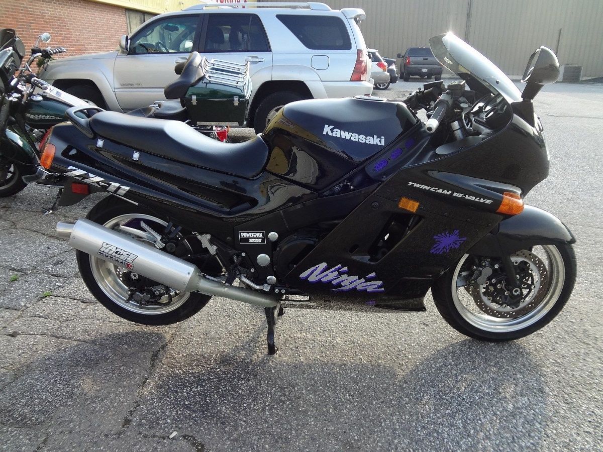 15 Reasons Why The Kawasaki Ninja ZX-11/ZZ-R1100 Is A Legend