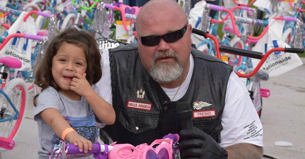 15 Rare Photos Of The Hells Angels And Their Bikes (That Paint Them In ...