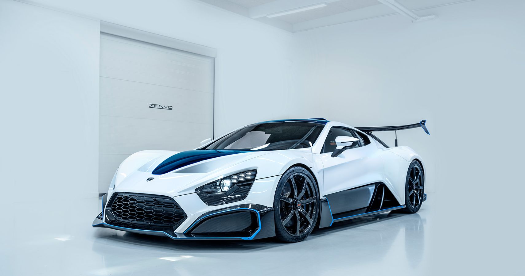 zenvo-tsr-s-quarter-front.jpg?