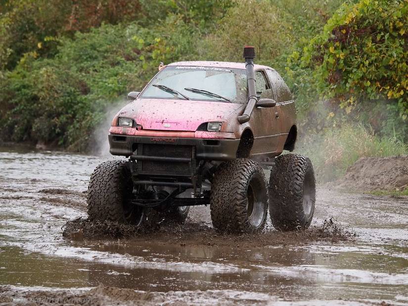 15 Intriguing Photos Of Normal Cars Modified As Off-Roaders