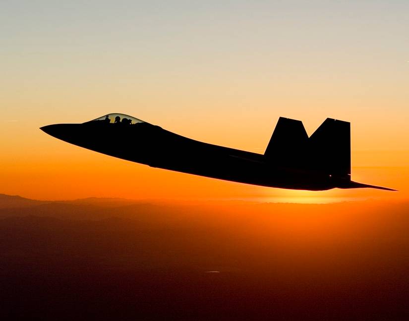 15 Facts You Didn’t Know About The Lockheed Martin F-22 Raptor