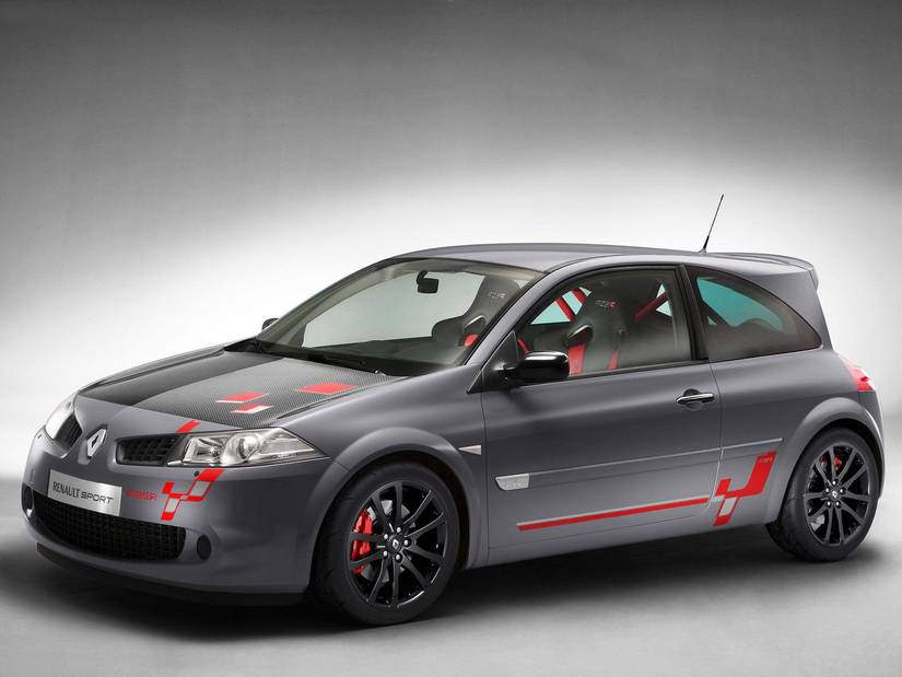 10 Reasons Why The Renault R26.R Is Known As The GT3 Of Hot Hatches