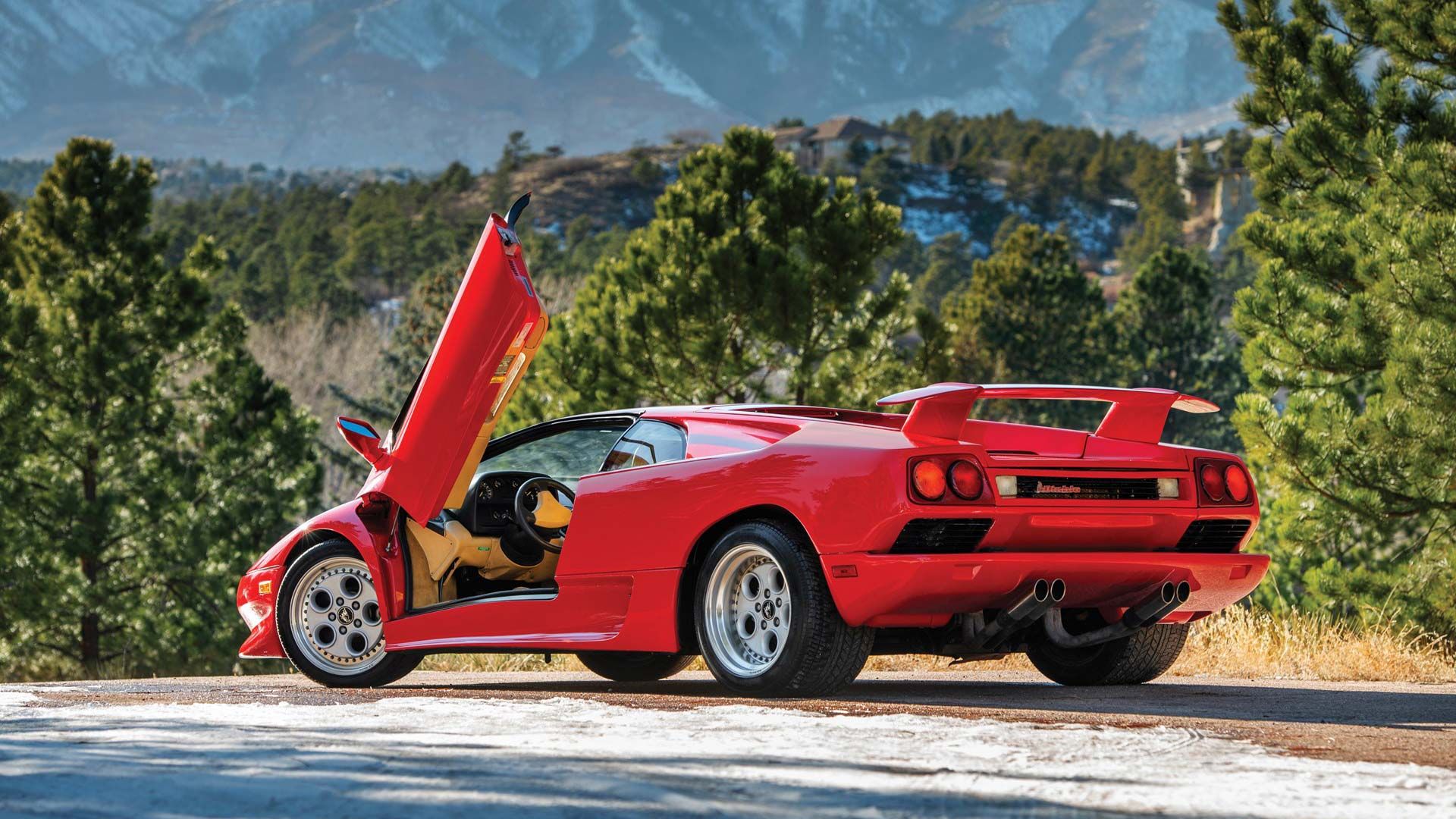 Why The Lamborghini Diablo Was An Insane Supercar Of The 90s