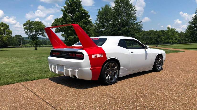 10 Dodge Challengers That Were Modified To Perfection (6 That Were Ruined)
