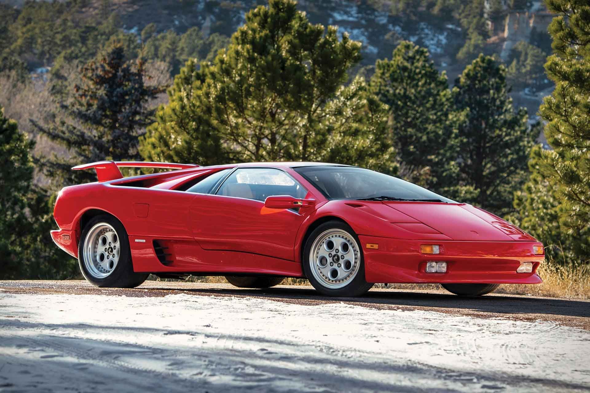 Why The Lamborghini Diablo Was An Insane Supercar Of The 90s