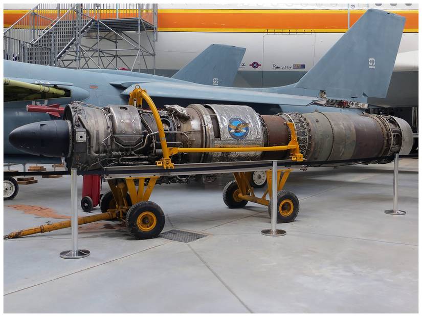Fire Flight Eight Engine The Last Gunfighter : The Vought F-8 Crusader Fighter Jet