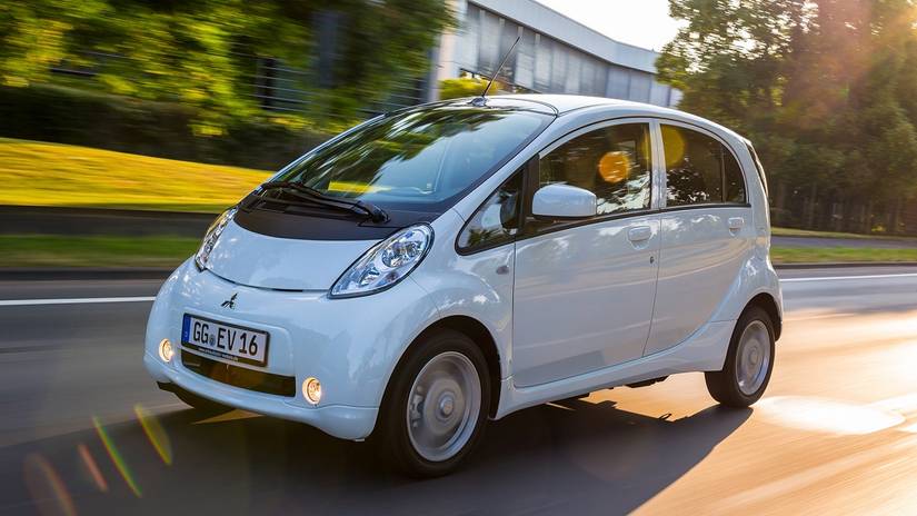 15 Best Rear-Engine Cars That Aren’t The Beetle Or The 911