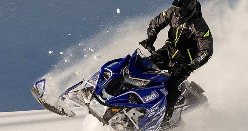 Meet The World's Fastest Snowmobile: The 2021 Yamaha Sidewinder SRX LE