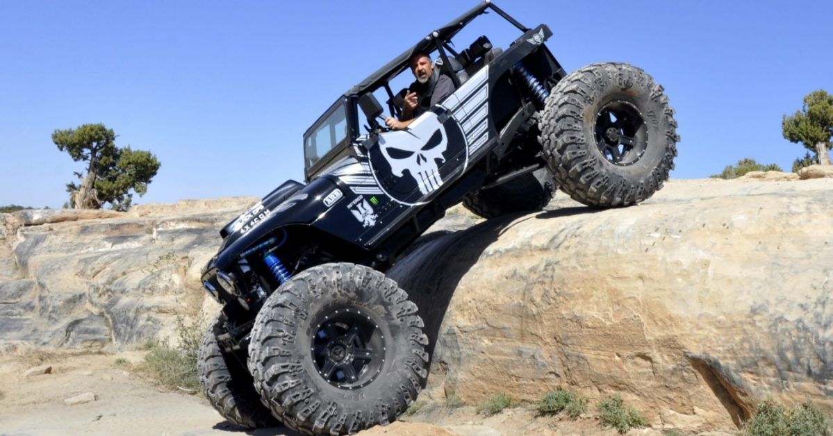 10 Awesome Pics Of Off-Roaders Navigating Impossible Obstacles