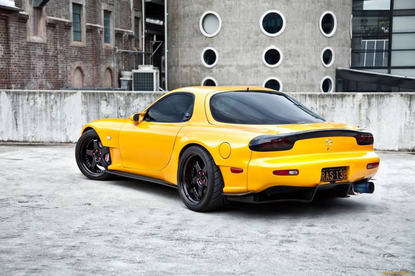 This Is How Much Old Mazda RX-7s Are Worth Today