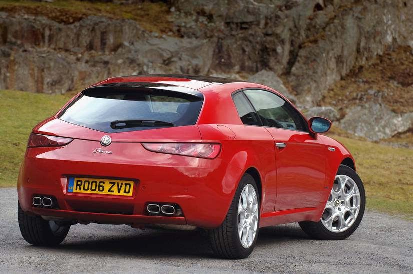 Alfa Romeo Hatchback Rear 5 Best-Looking Hot Hatchbacks Ever (5 That Look Hideous)