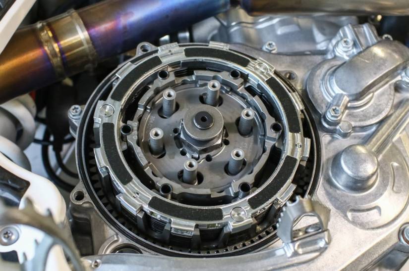 Circular clutch on table