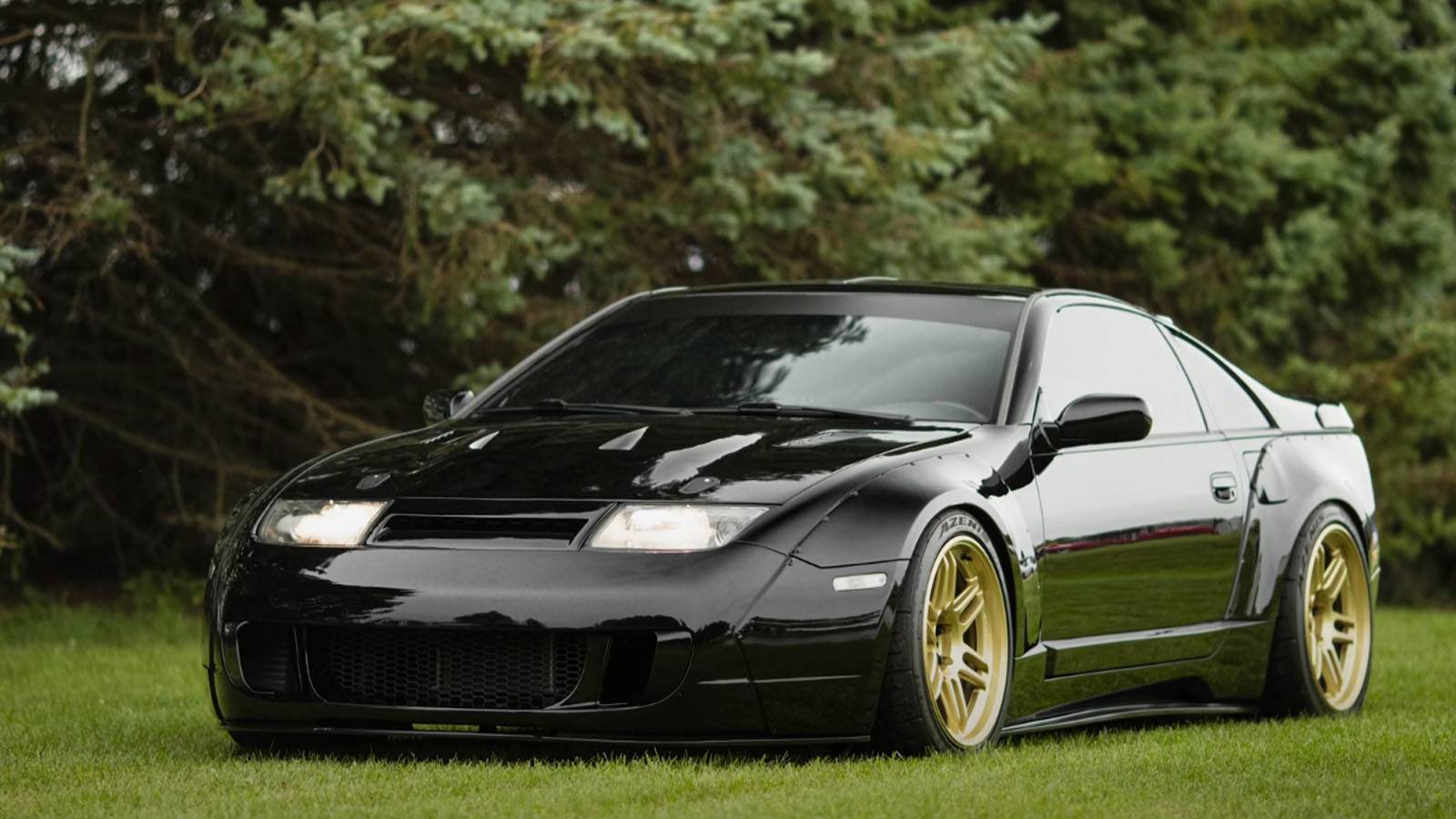 The Hoonigans Check Out A Pristine Widebody Nissan 300ZX