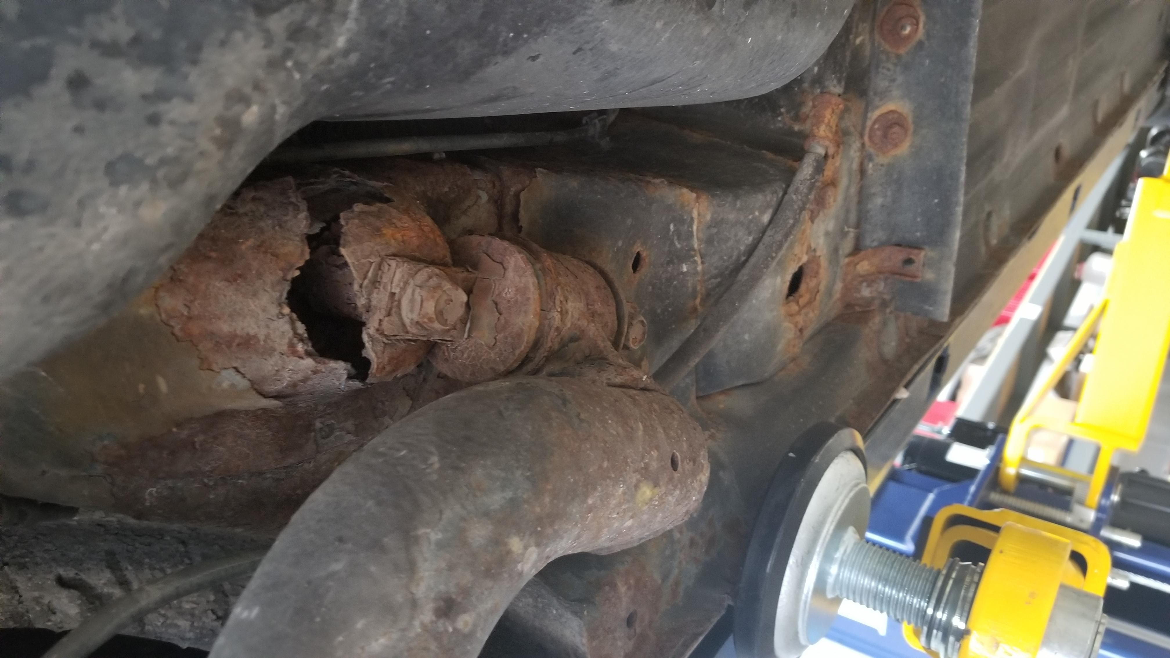 Acura RSX's rusted control-arms