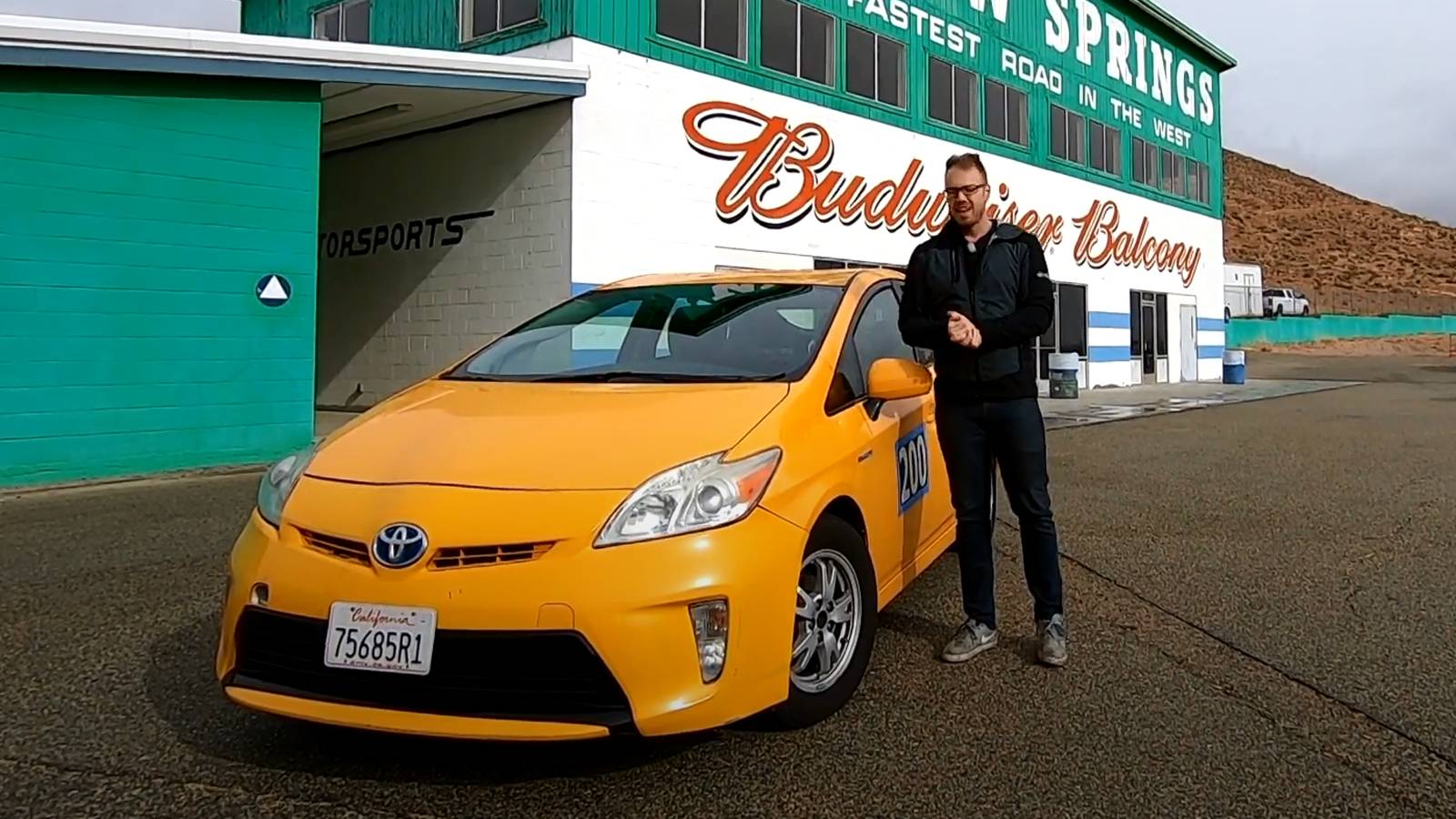 This Pitiful Prius Taxi Is Getting A New Lease On Life As A Racecar