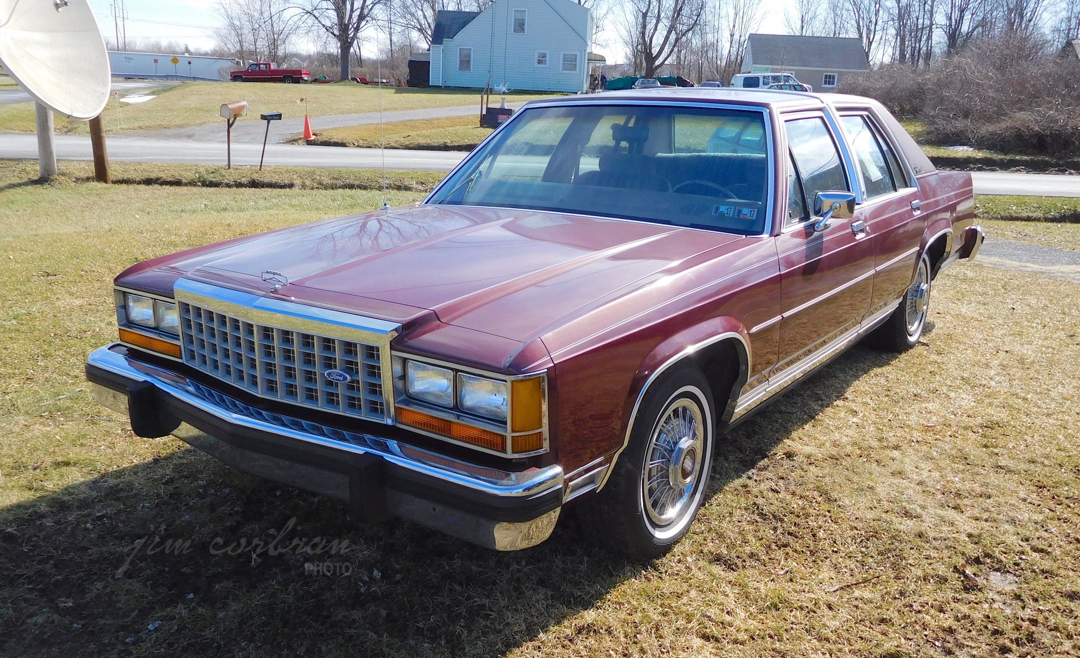 Here's Why The Ford LTD Crown Victoria Is The Best Demolition